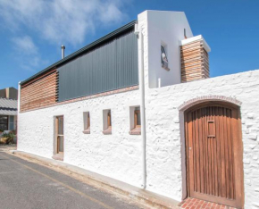 Rosmead Apartment